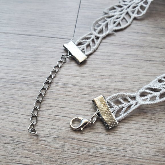 Grey floral lace choker necklace with star pendant - Picture 2 of 5